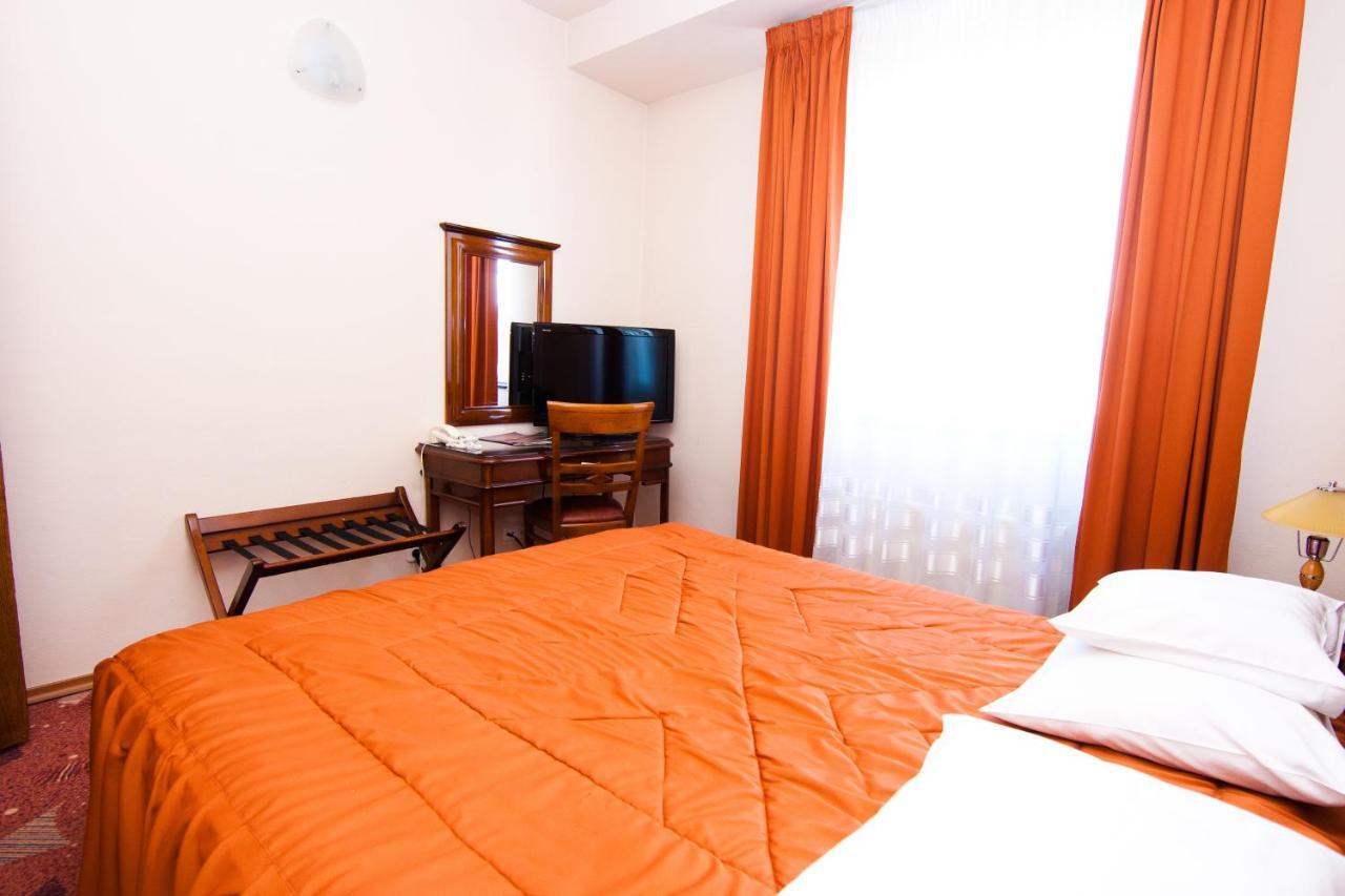 Hotel Onix Cluj-Napoca Luaran gambar